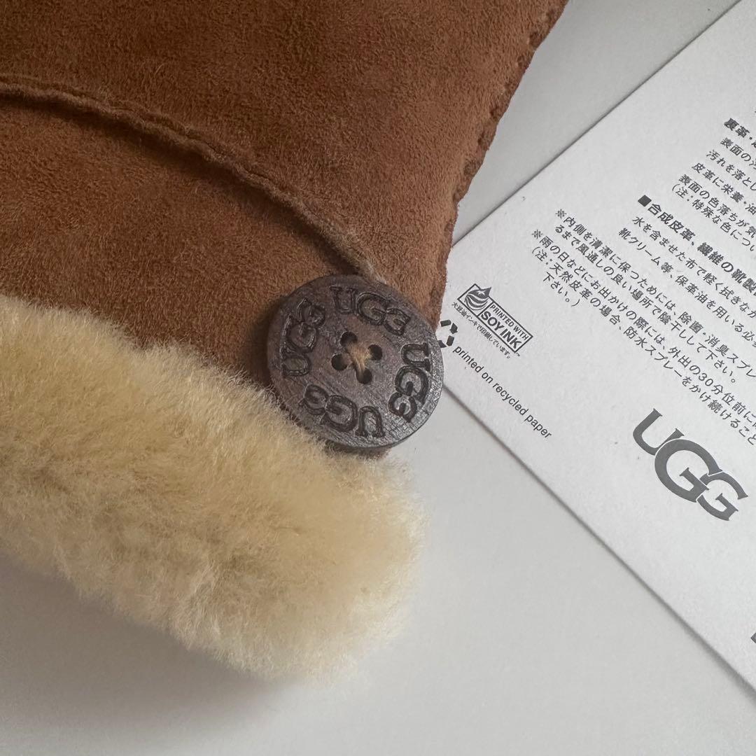 【未使用】UGG Mサイズ 羊革 手袋 グローブ ロゴ