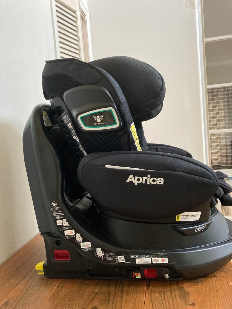Apricaアップリカ フラディアグロウISOFIX チャイルドシート ブラック