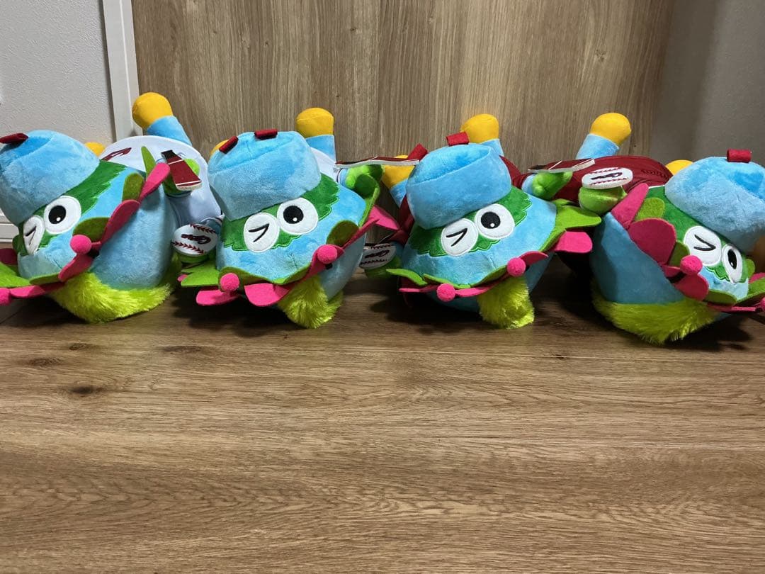 【送料無料・新品・4体セット】スライリーBIGぬいぐるみ〜ウインク〜 カープ