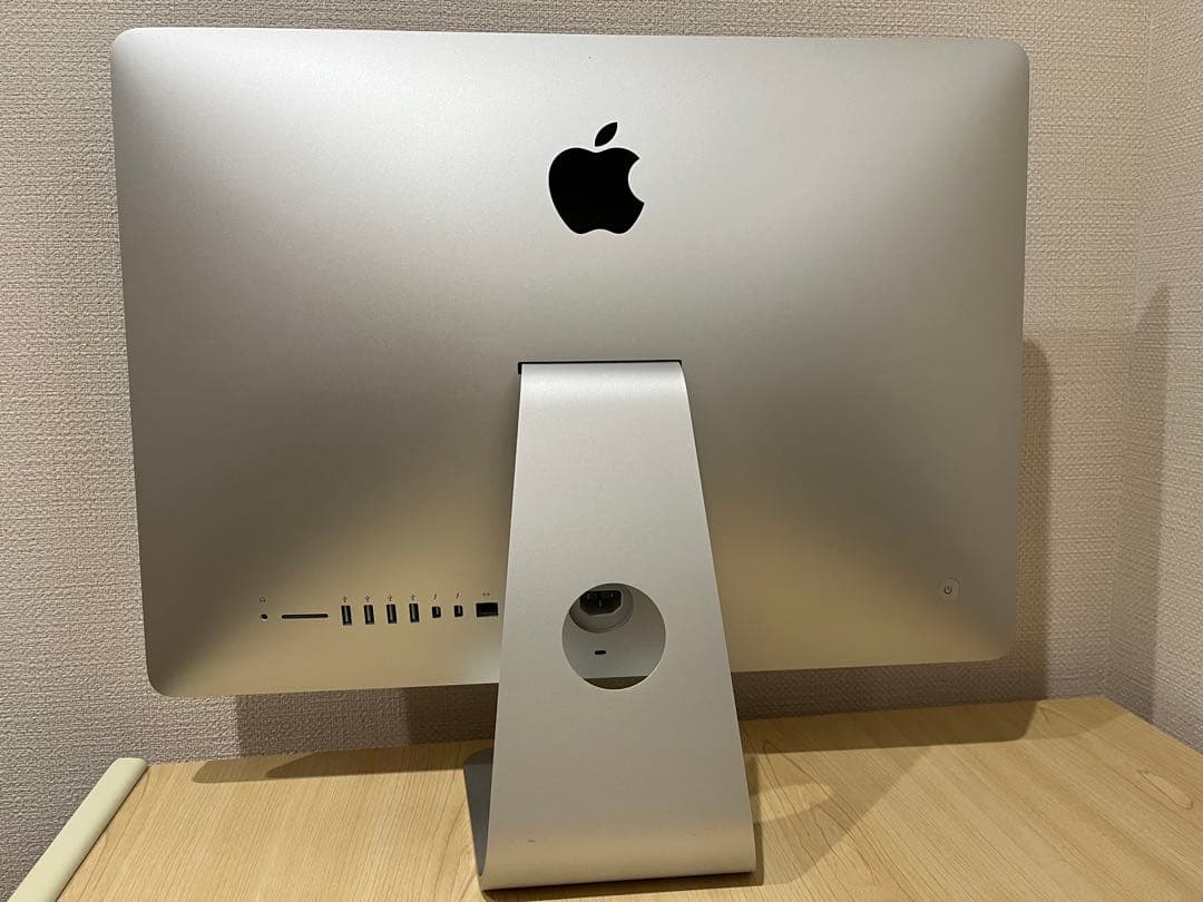 Apple iMac 21.5インチ（Late2015）
