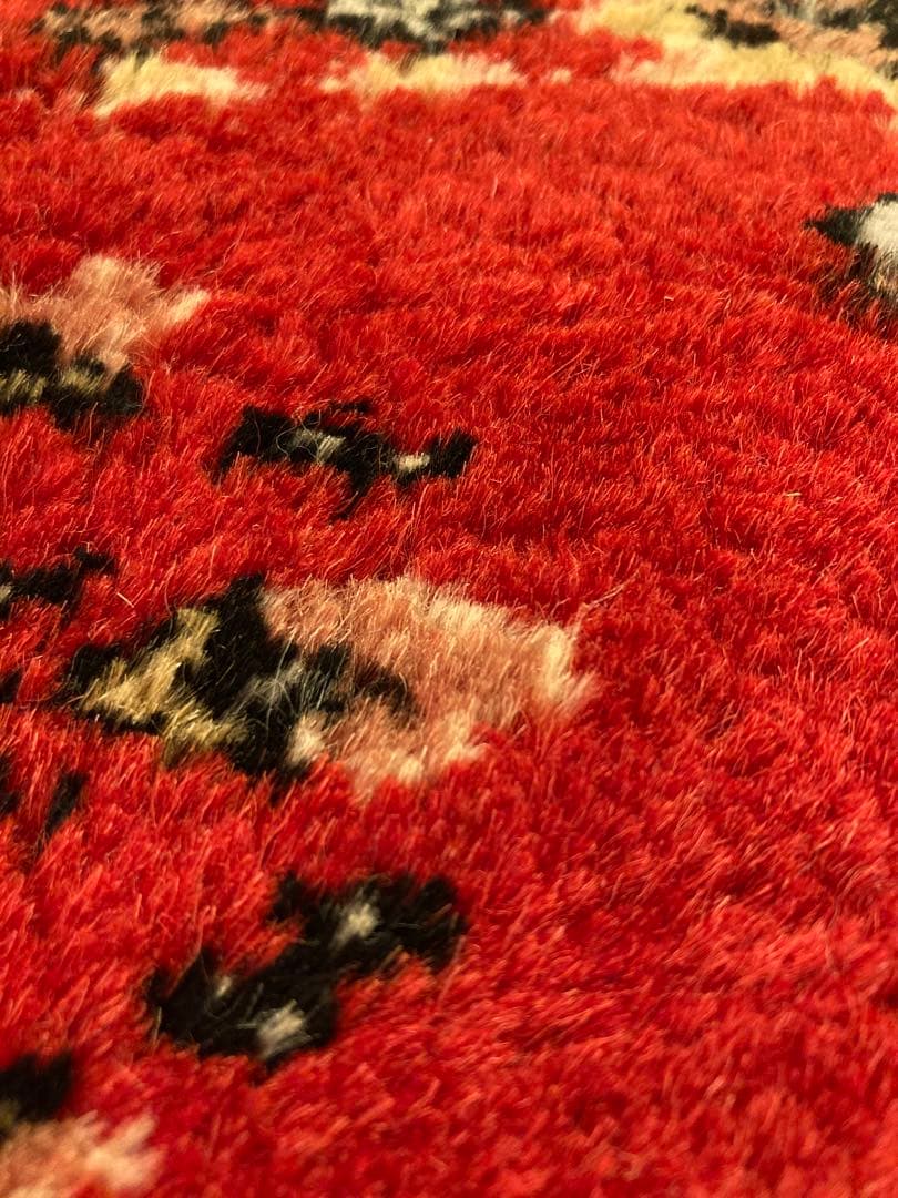 絨毯　75センチ×49センチ