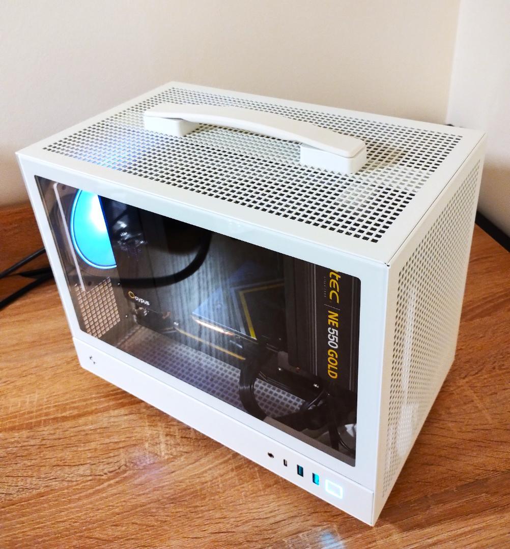 ゲーミングPC/Core i7 8700/RX5600XT/メモリ16G/小型