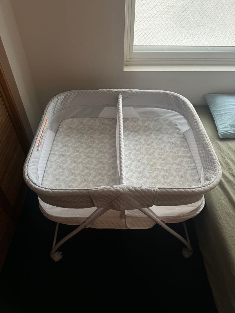 双子用　ベビーベッド　折りたたみ式　パシネット