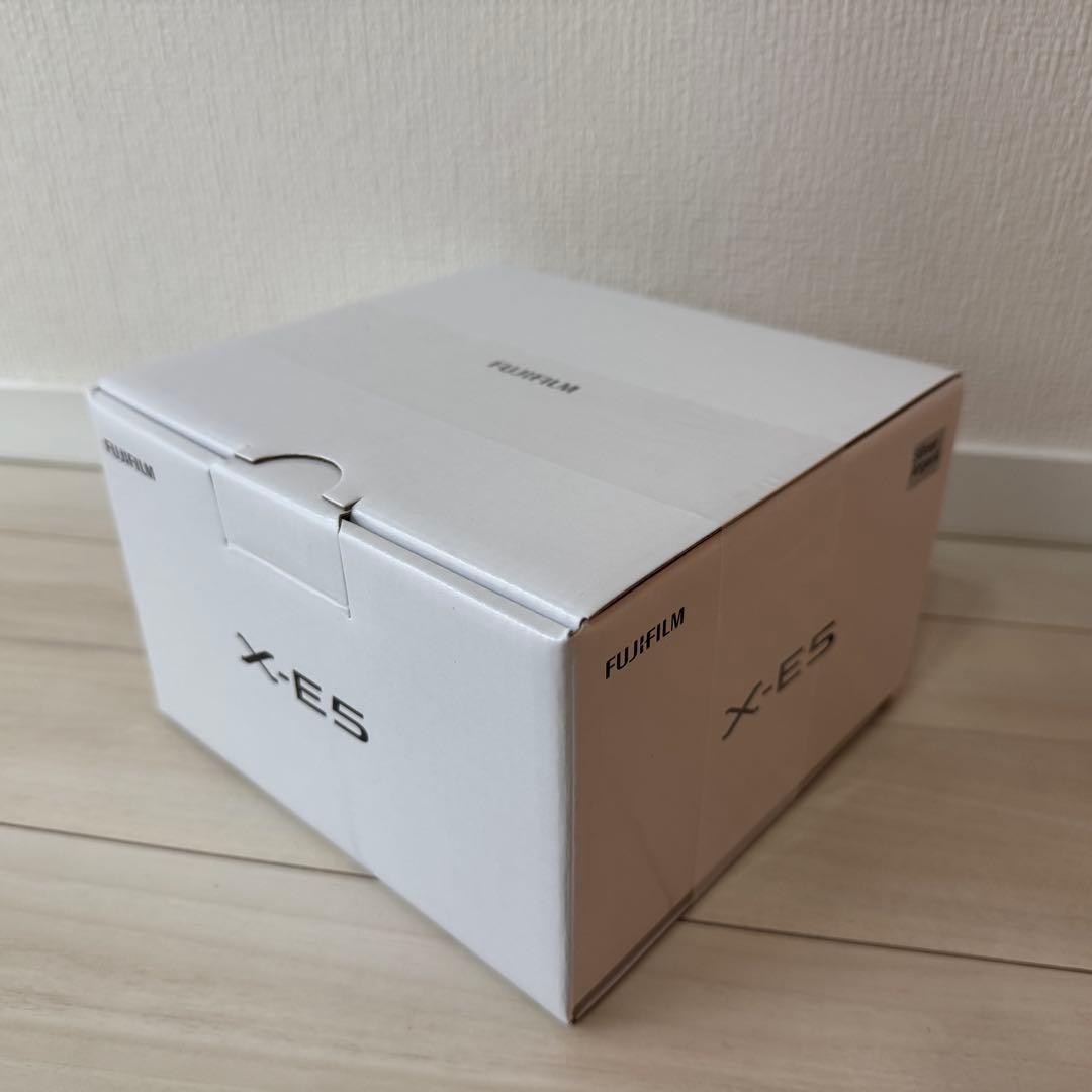 新品未使用　FUJIFILM X-E5 ボディ