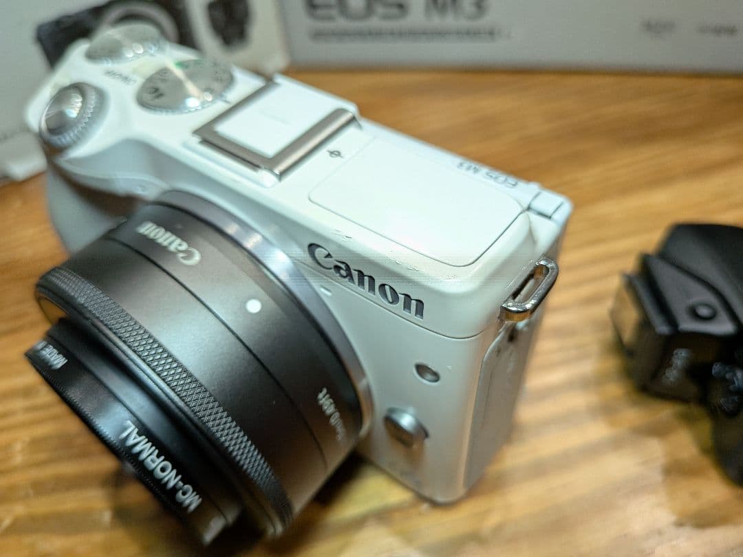最終値下げ中！EOS M3 ダブルレンズ+単焦点F2+電子ビューファインダー
