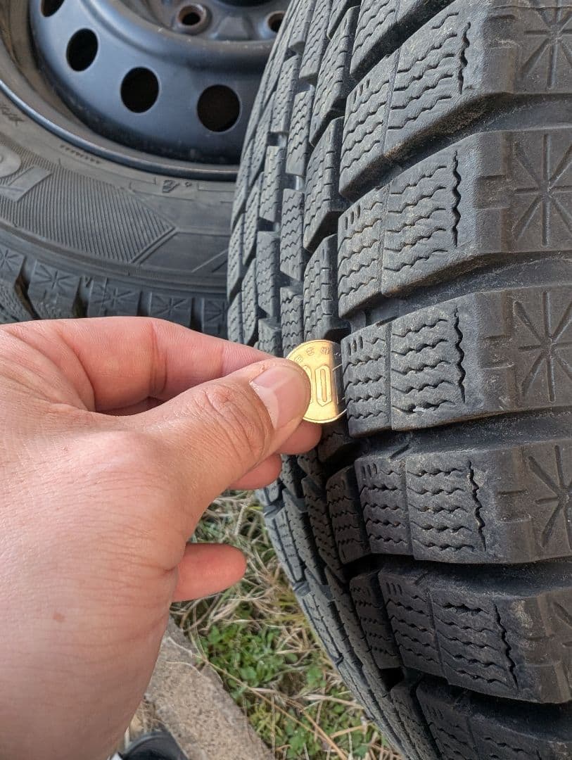 バリ溝 195/65R15 グッドイヤー スタッドレスタイヤ 引取限定です。