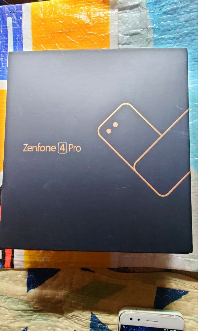 【希少機種】ASUS Zenfone 4 Pro ホワイト 箱付き　ジャンク
