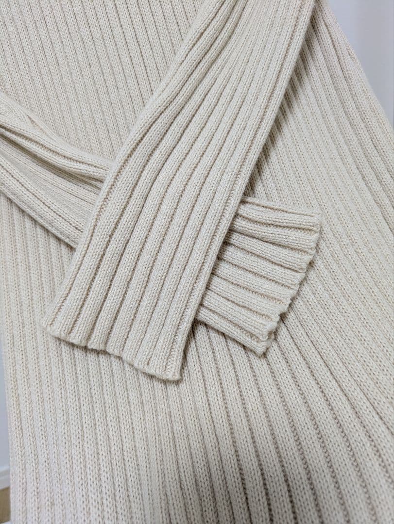 PINUE ピヌエ　ペプラムヘムニットセットアップ アイボリー