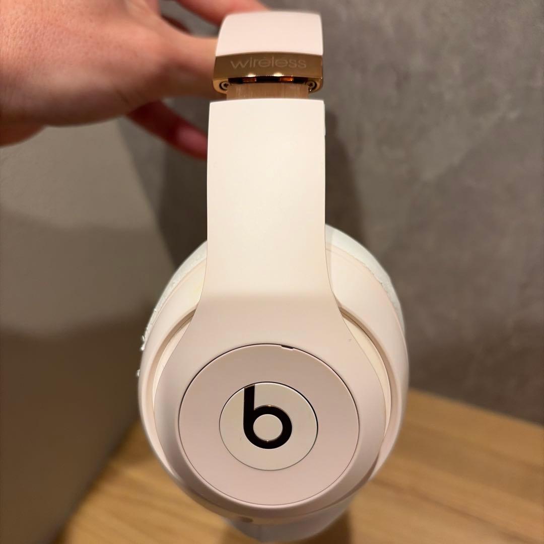 Beats Studio 3ワイヤレス ヘッドホン ホワイト　ゴールド