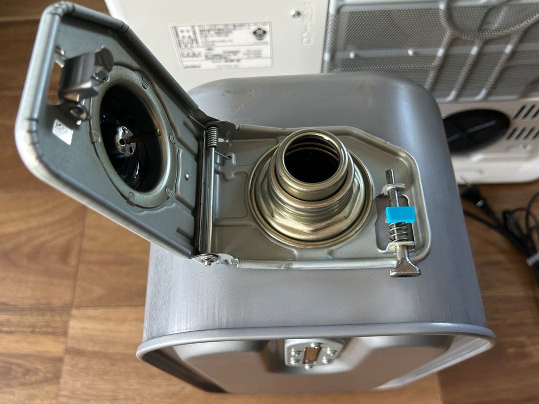 コロナ石油ファンヒーター（木造15畳まで）