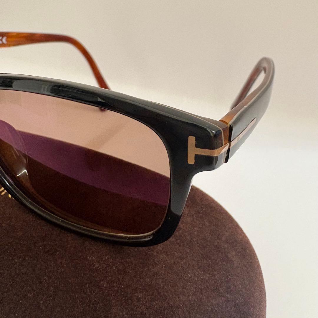 TOM FORD TF5223 サングラス 男女兼用 Tバー 黒×茶