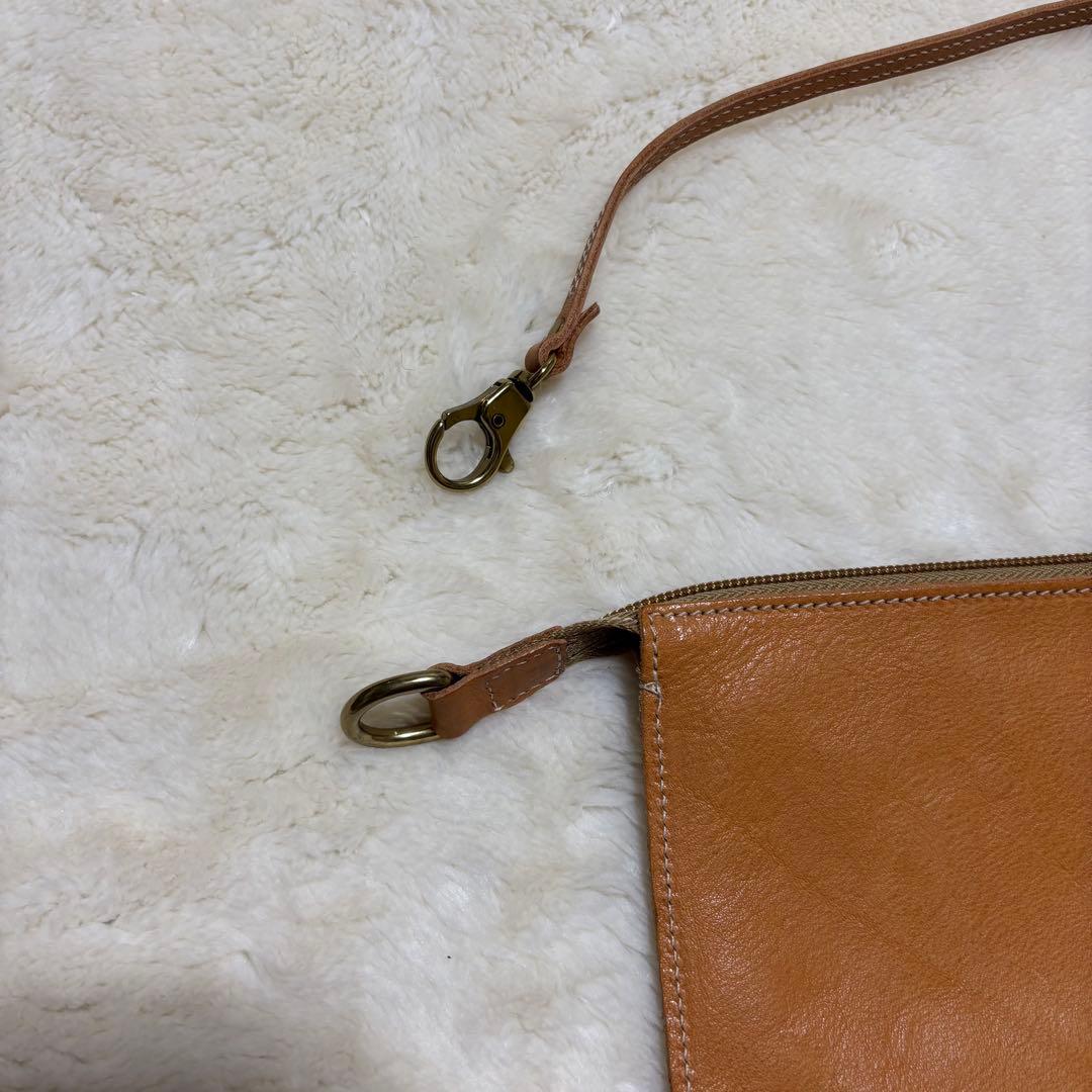 新品・未使用✨IL BISONTE レザー クラッチバッグ