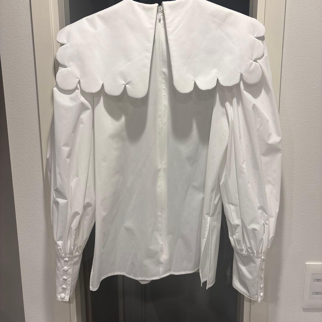 cygneスカラップブラウス