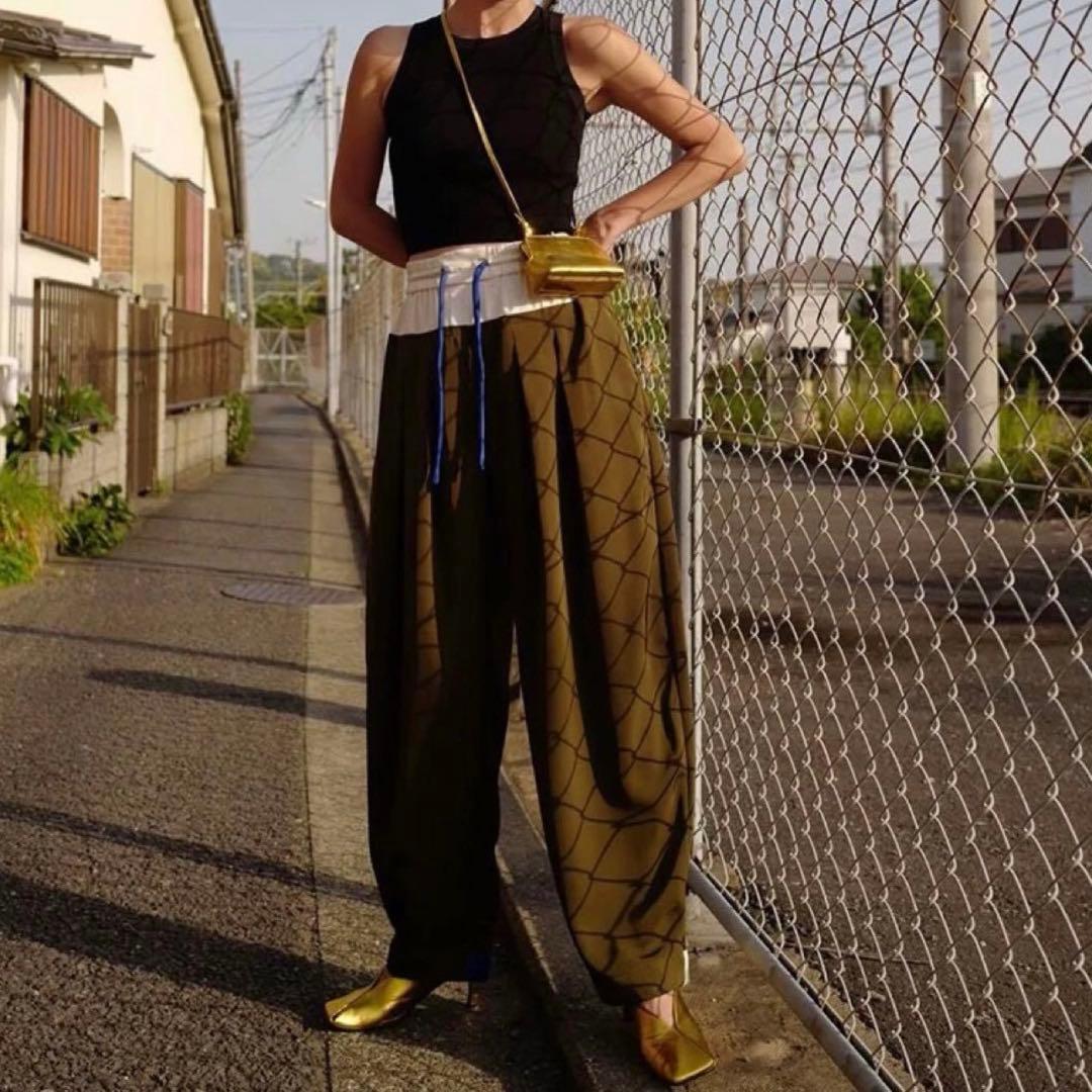 最終価格‼️【美品】OMMO　BOLCKING EASY TUCK PT