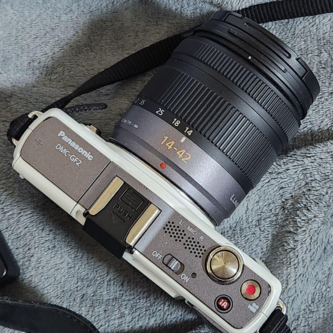 Panasonic DMC-GF2 14-42mmレンズ付き