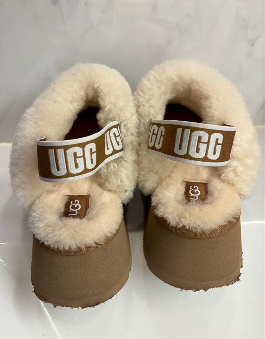 UGGサンダル　ファンケット　プラットフォーム　25cm