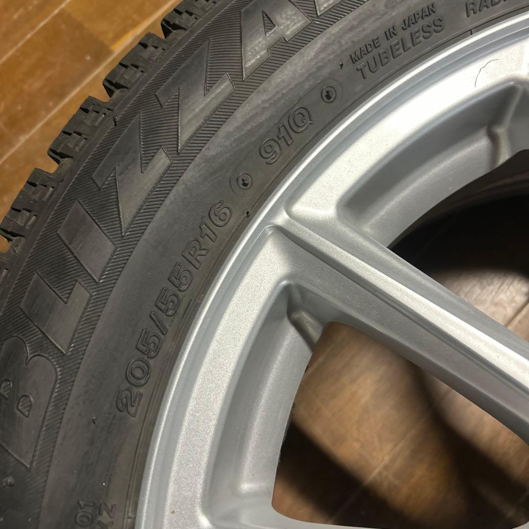 スタッドレス社外ホイール プリウス16インチ205/55R16 6J+45