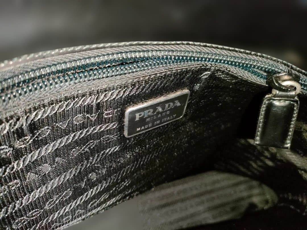 [美品] PRADA エナメル　ビンテージハンドバッグ　ブラック　ロゴ型押し