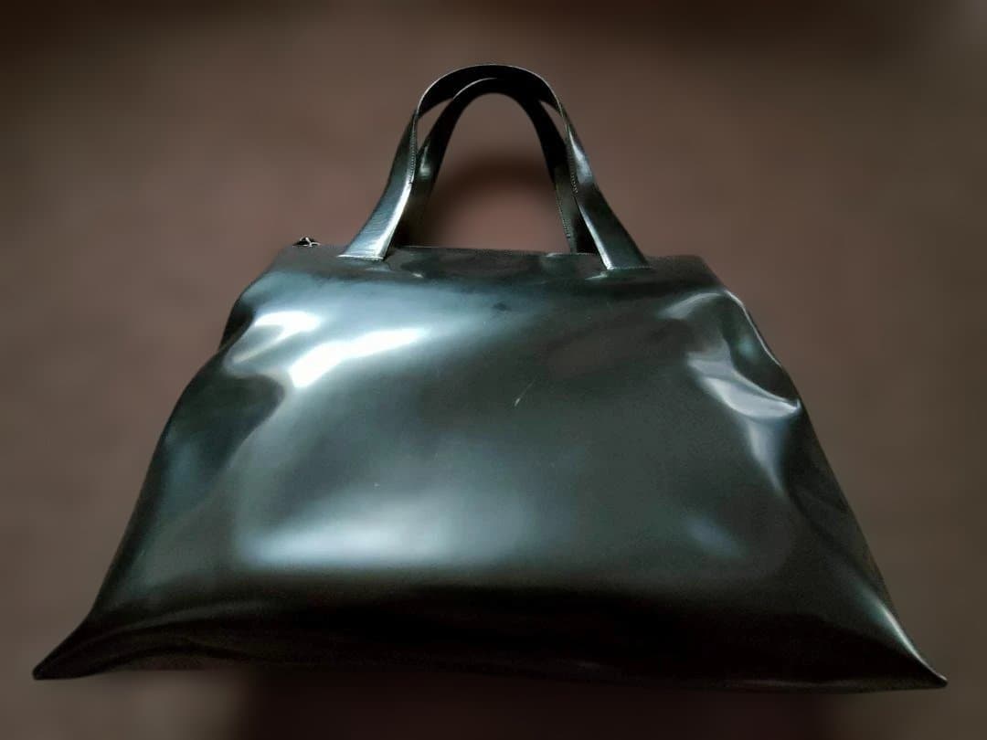 [美品] PRADA エナメル　ビンテージハンドバッグ　ブラック　ロゴ型押し