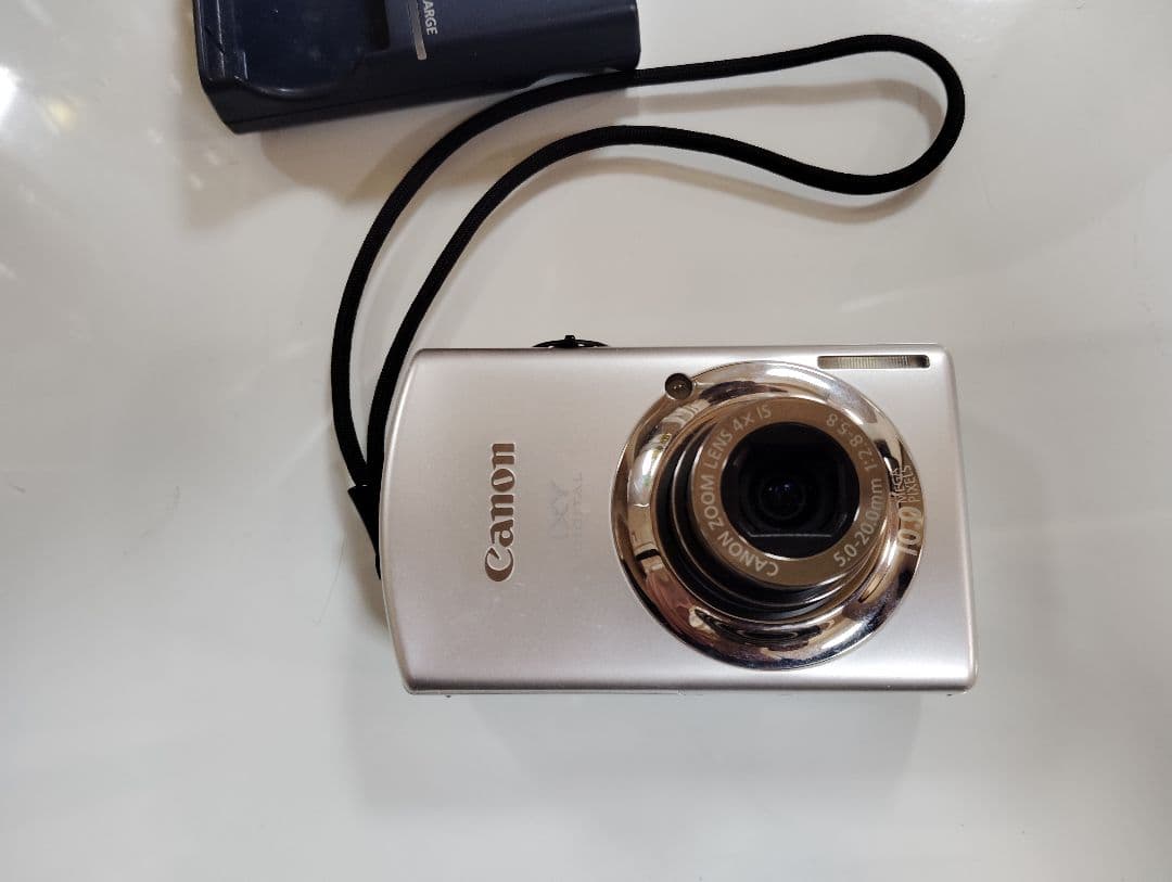 canon ixy digital 920 is　シルバー