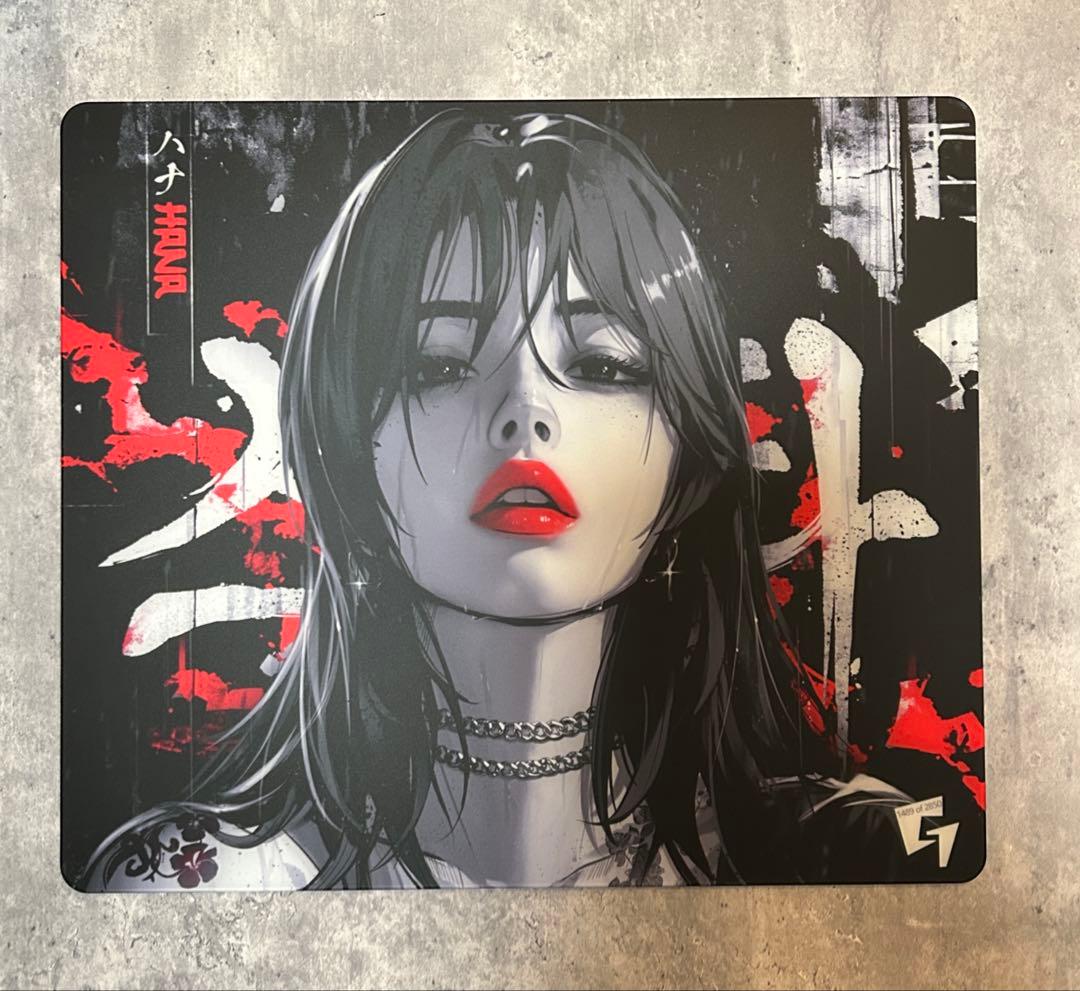 【美品】GLSSWRKS Hana ガラスマウスパッド