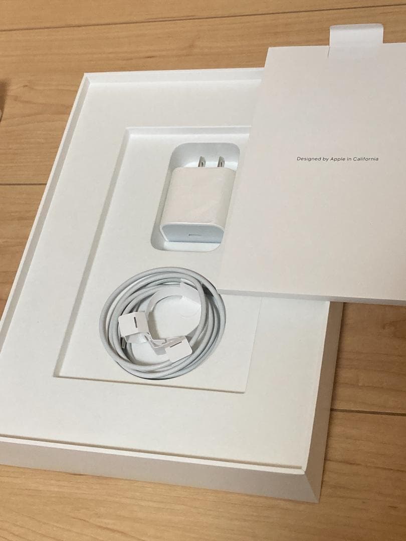 【極美品】iPad Air 第５世代＋applepencil第２世代＋箱、おまけ