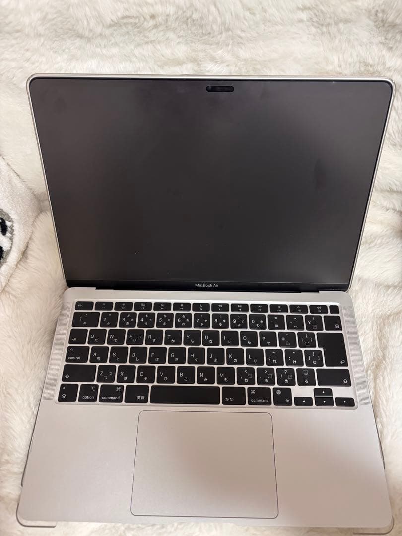 MacBook Air 13インチ　シルバー　256GB 充放電回数13回