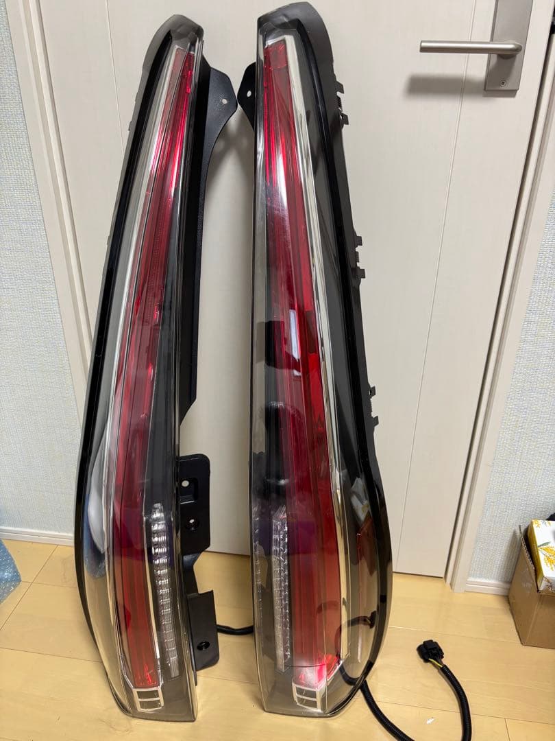 sas　エスカレード　テールライト