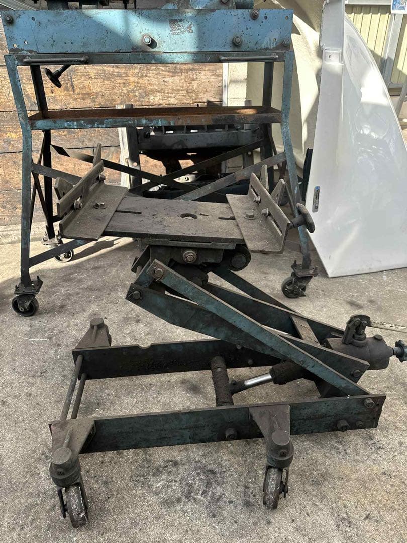 車両整備用スチールリフトスタンド