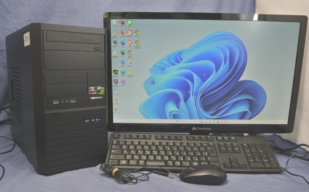 トレーダー必見!22インチワイドモニター4枚 +モニタースタンド+高性能PC