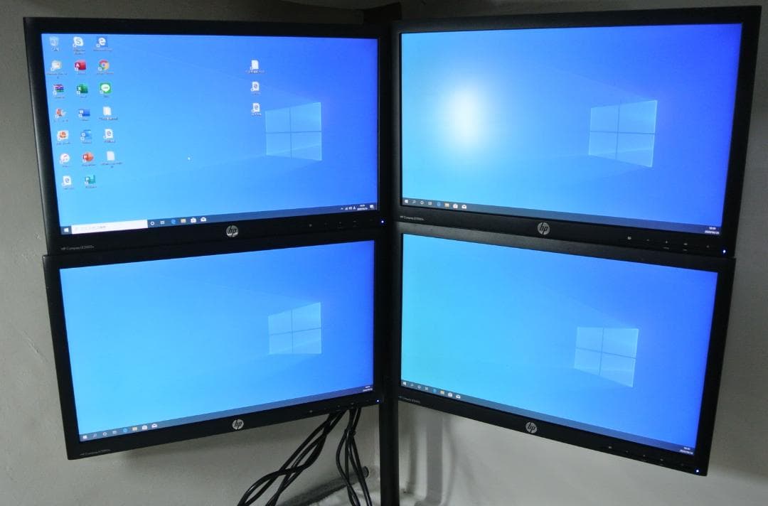 トレーダー必見!22インチワイドモニター4枚 +モニタースタンド+高性能PC