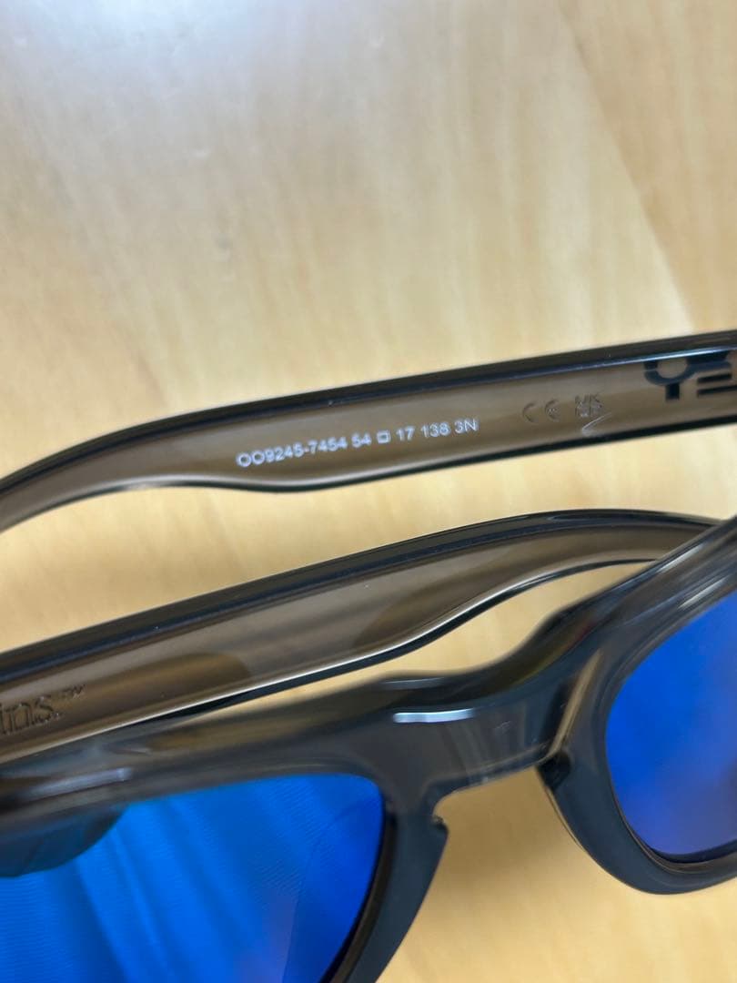 【美品】OAKLEYオークリーサングラス9245FROGSKINSフロッグスキン