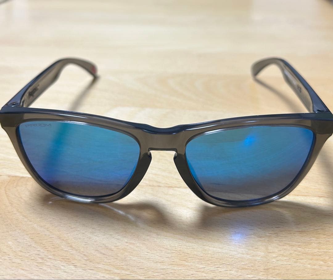【美品】OAKLEYオークリーサングラス9245FROGSKINSフロッグスキン