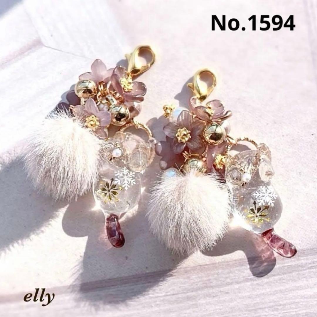 【ゼロ様】1593.天然石　タイガーアイ　雪の結晶　じゃれ猫　レジン　チャーム