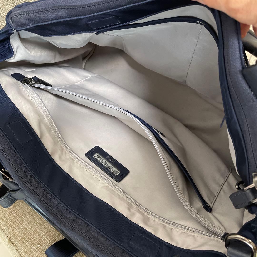 トゥミ196333DGE VOYAGEUR SHERYL レディース