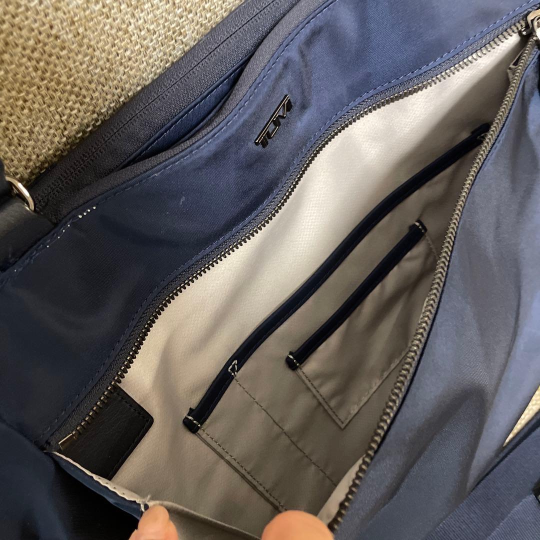 トゥミ196333DGE VOYAGEUR SHERYL レディース