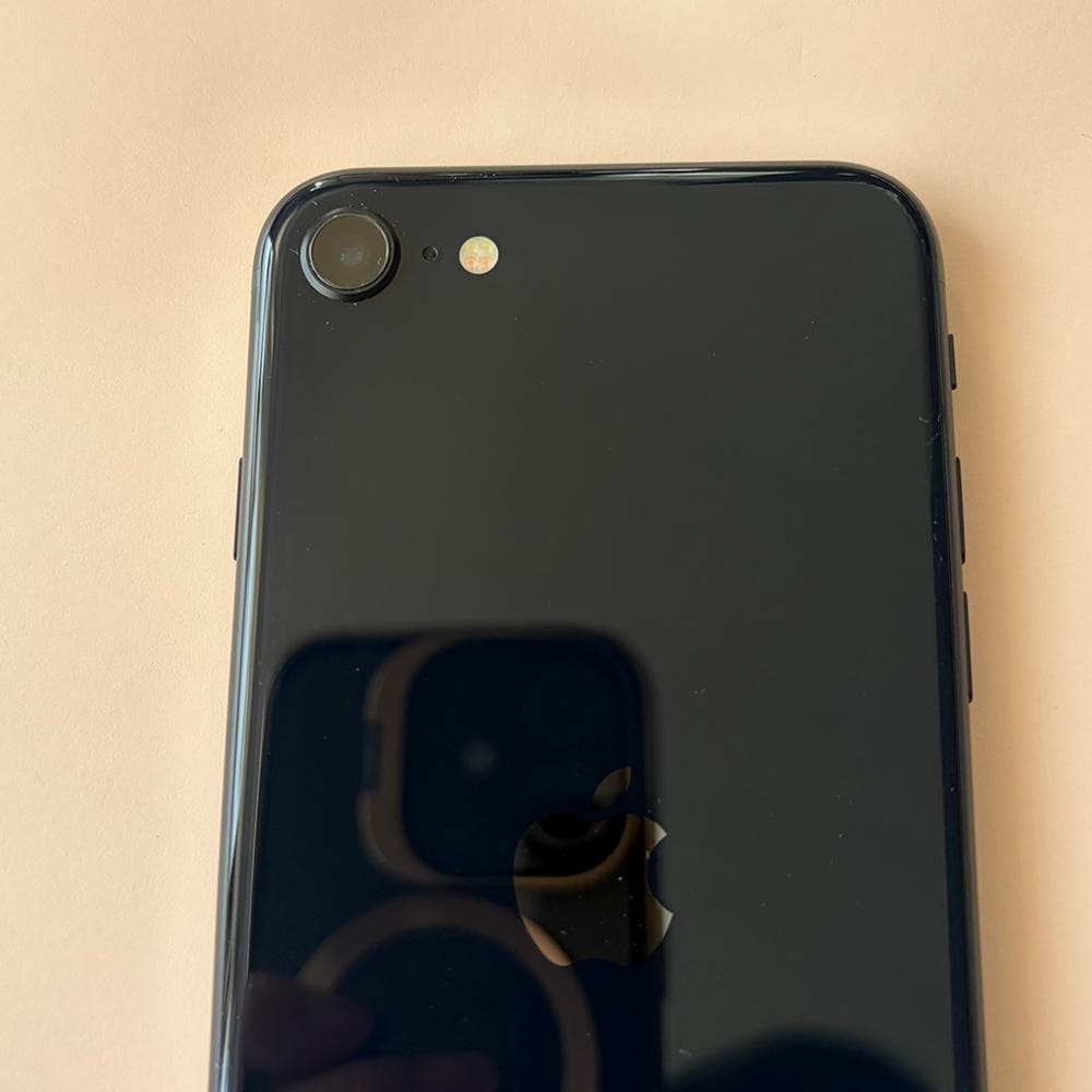 美品 iPhoneSE 第3世代 SIMフリー ミッドナイト 64GB 第三世代