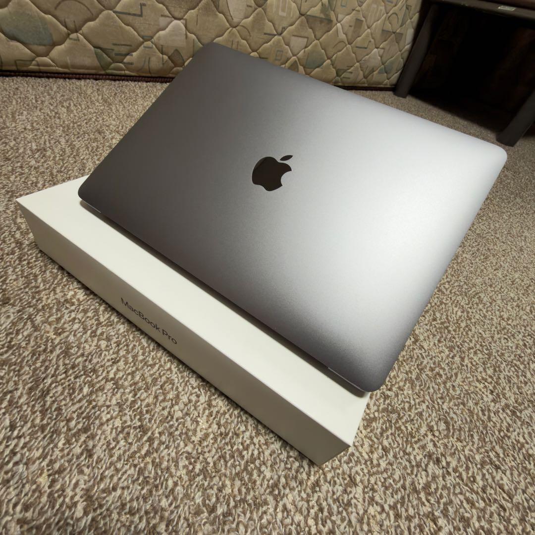 13インチ　MacBook pro 2020モデル　スペースグレイ