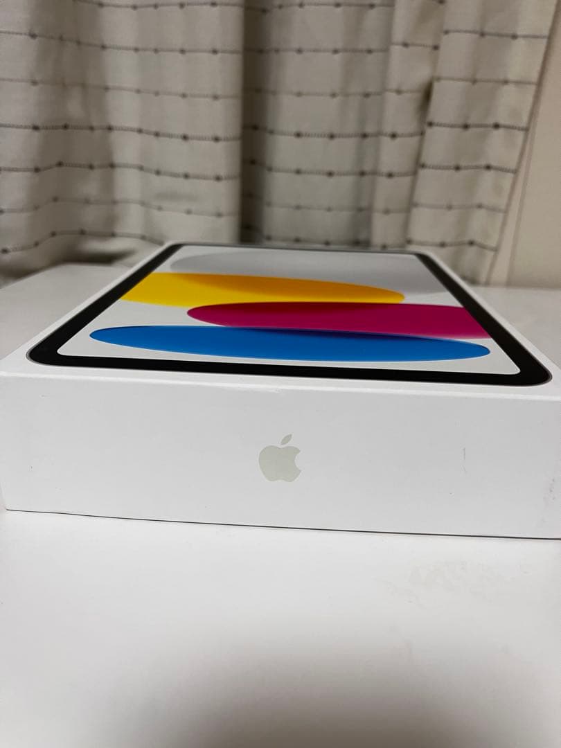 Apple Ipad 10世代 64GB [ほぼ新品] 強化ガラス付き