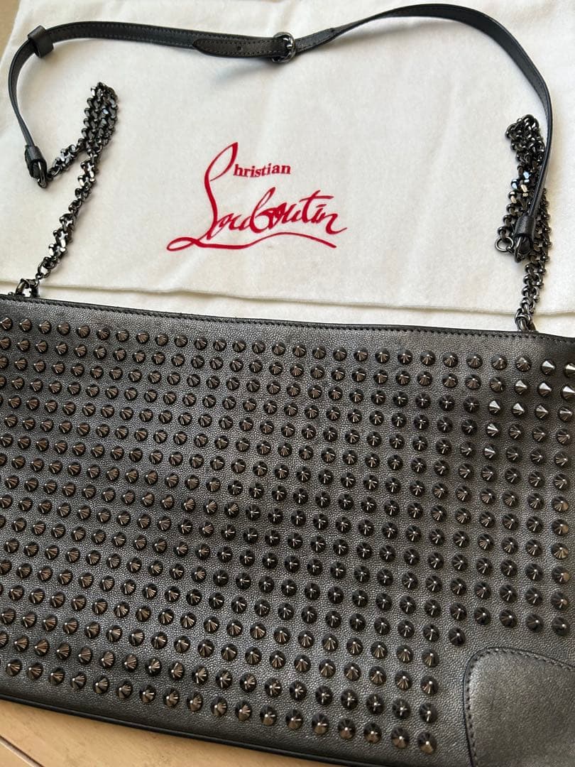 Christian Louboutin クラッチ　男女可　ショルダー斜めがけ