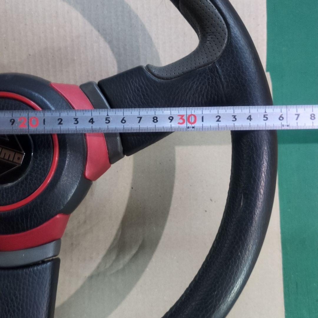 MOMO スポーツステアリングホイール 黒/赤