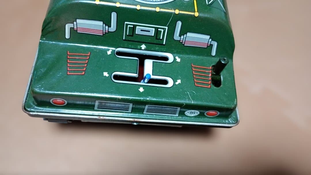 ブリキのおもちゃ MD-5 軍事風キャタピラ模型 難アリ