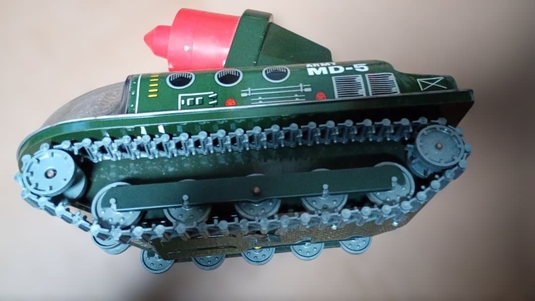 ブリキのおもちゃ MD-5 軍事風キャタピラ模型 難アリ