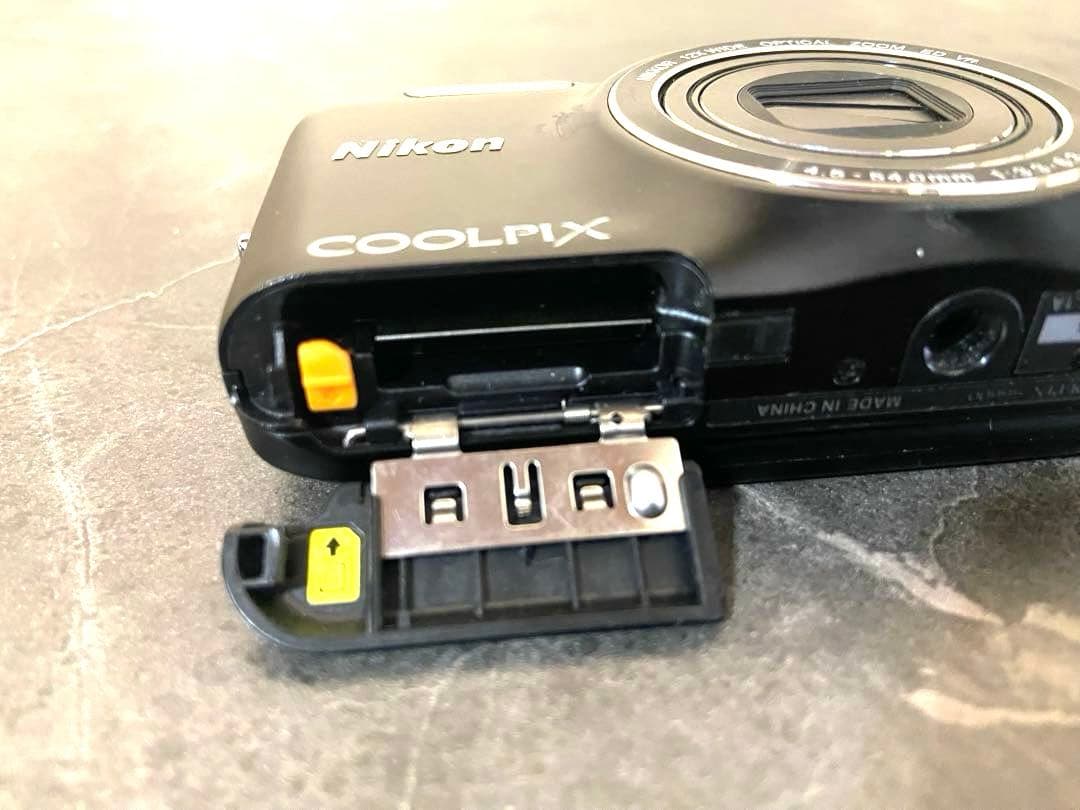 美品 Nikon COOLPIX S6600 ブラック デジカメ デジタルカメラ