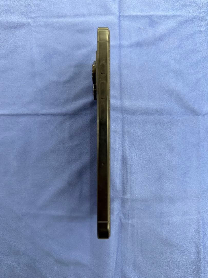 Apple iPhone 16 Pro ブラックチタニウム 本体