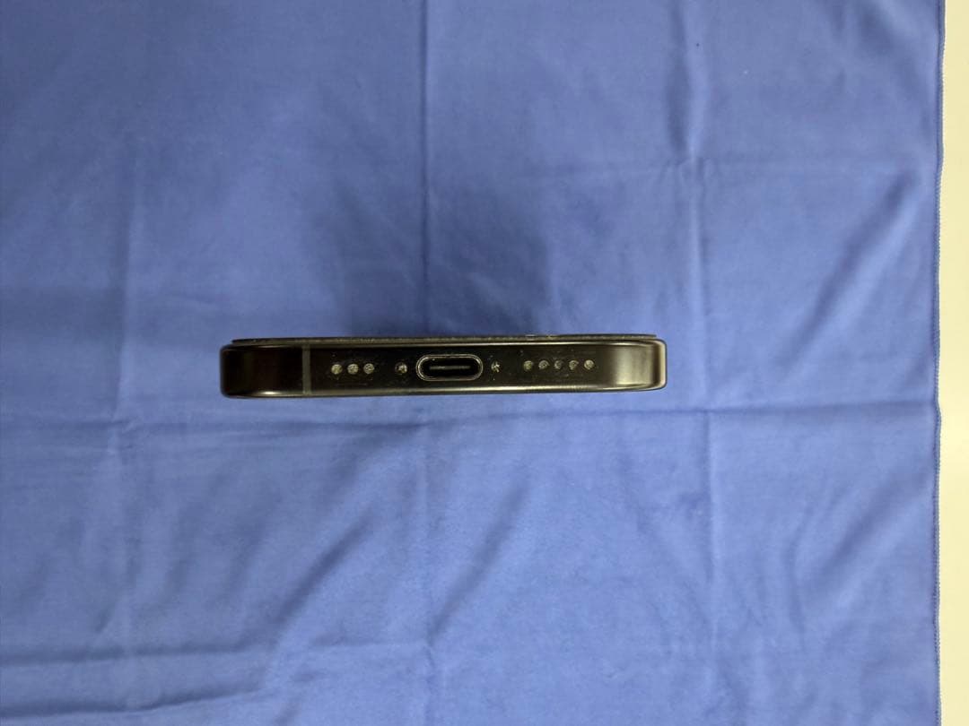 Apple iPhone 16 Pro ブラックチタニウム 本体