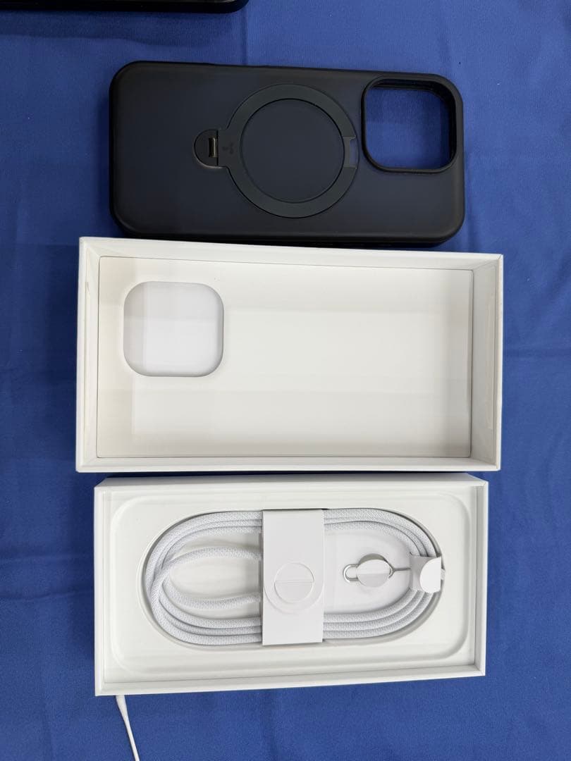 Apple iPhone 16 Pro ブラックチタニウム 本体