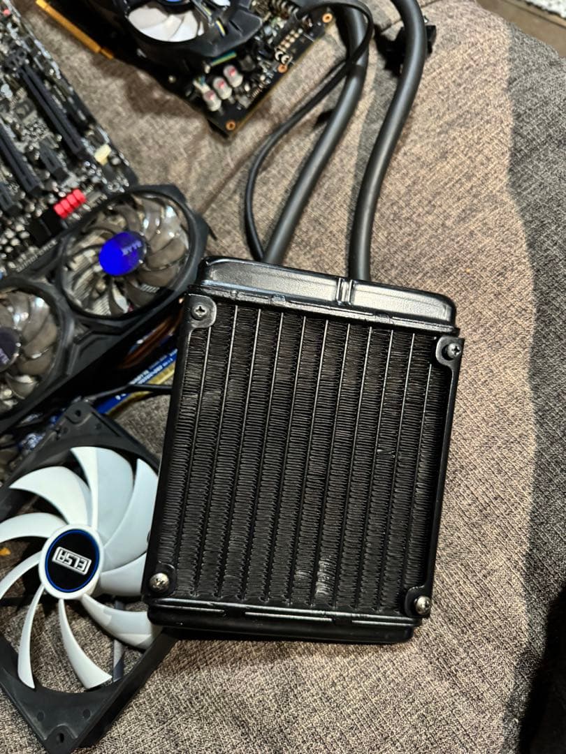 グラフィックボード・グラボ・ビデオカード ASUS RAMPAGE IV BLACK EDITION + GIGABYTE