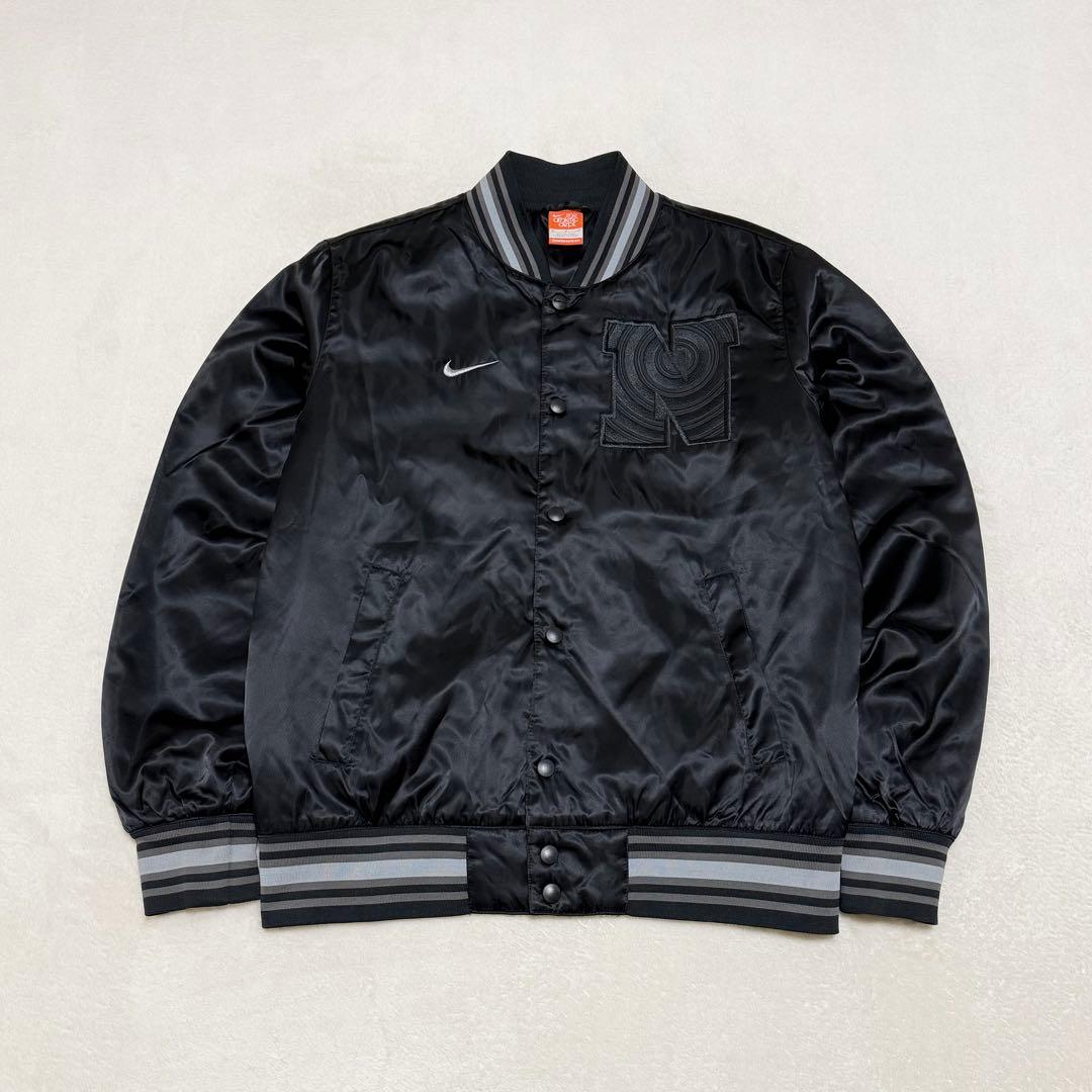 【美品】NIKE スタジャン ブルゾン スウッシュロゴ 刺繍 ワッペン 短丈