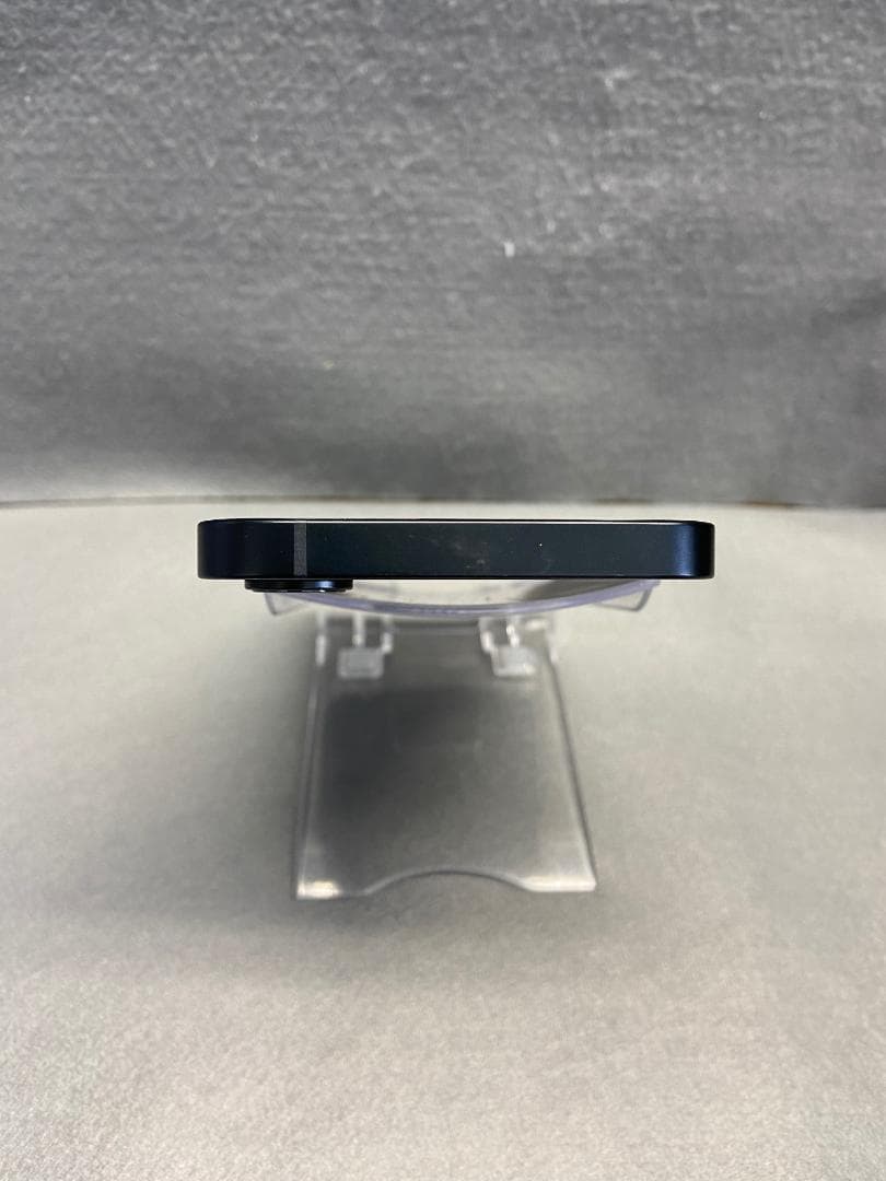 ほぼ未使用品 国内版 SIMフリー iPhone 16e 128GB ブラック色